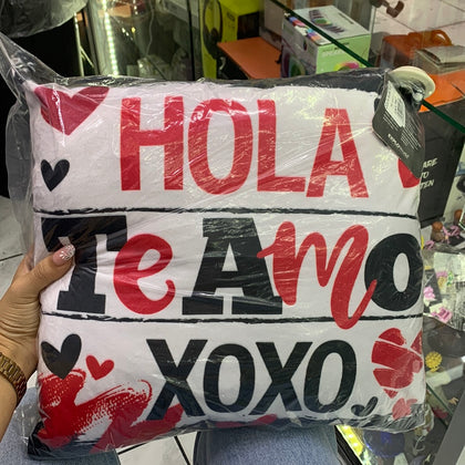 Almohada “Hola, te amo, Xoxo”