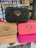 Bolso mediano medio lado corazon
