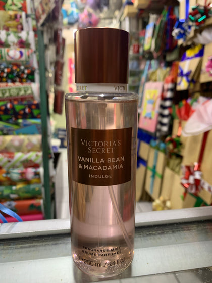 Agua Victoria’s Secret Vanilla Bean & Macadamoa