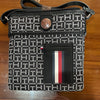 Bolso Tommy Hilfiger medio lado con tarjetero